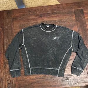 Rare Nike women’s cropped sweatshirt- like new Sz S